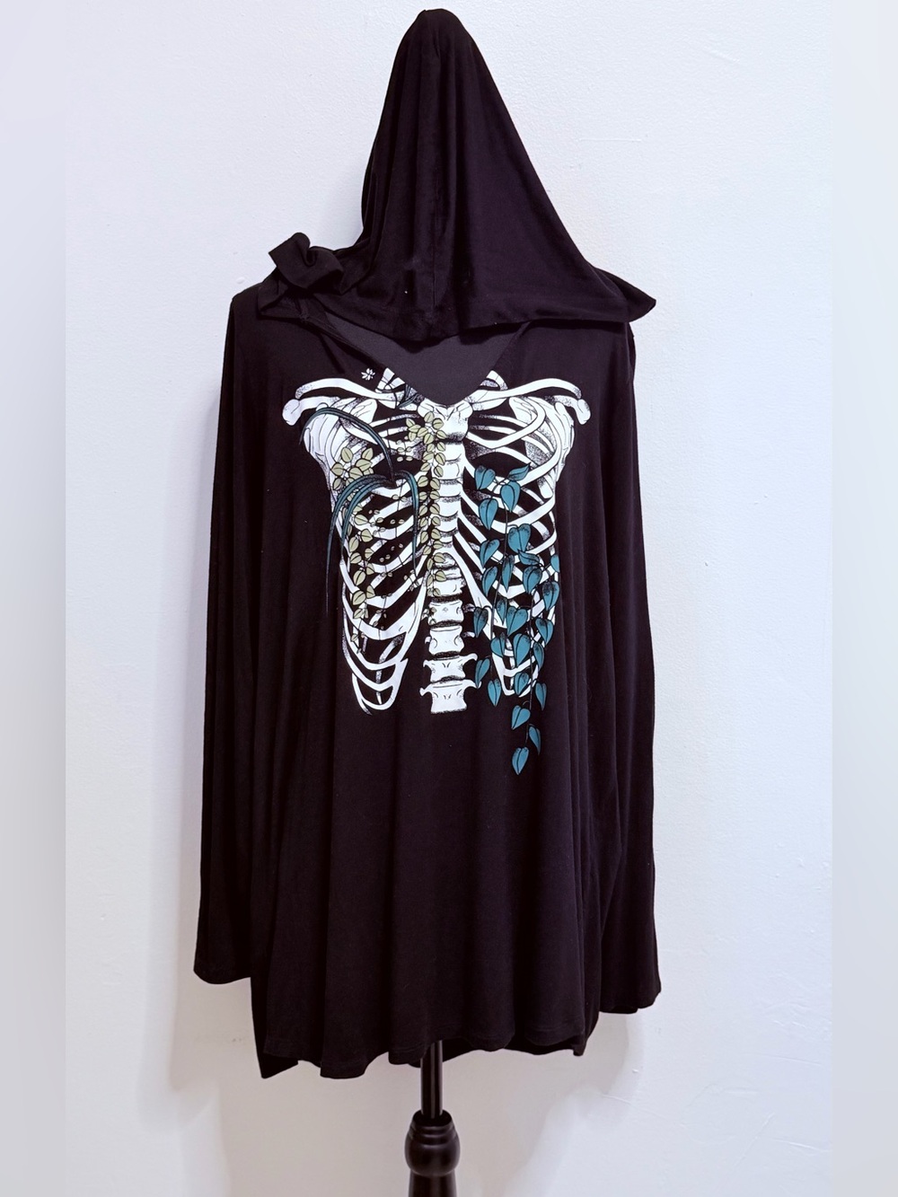 Torrid Black Hooded Tunic with Skeleton Ribcage Graphic Sz 4X